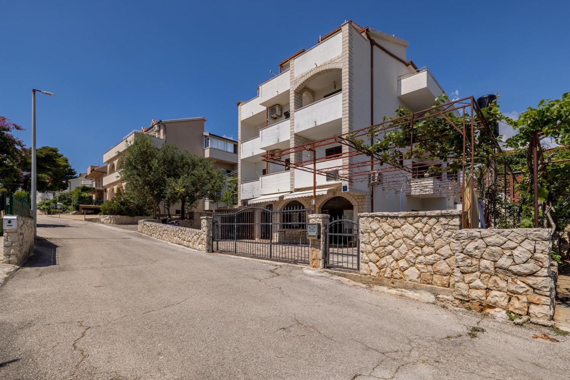 Holiday Home Krishto Trogir Exteriör bild