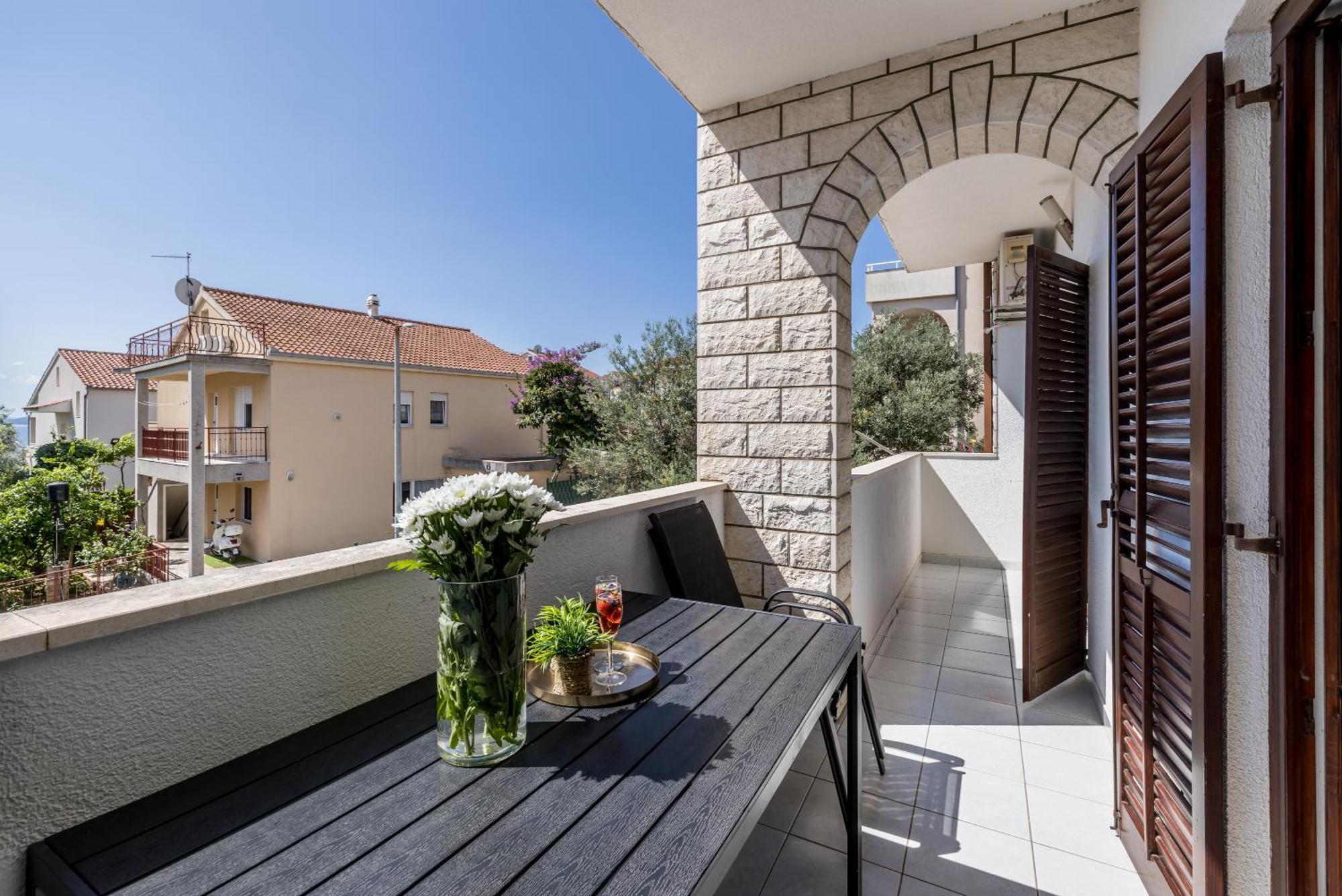 Holiday Home Krishto Trogir Exteriör bild
