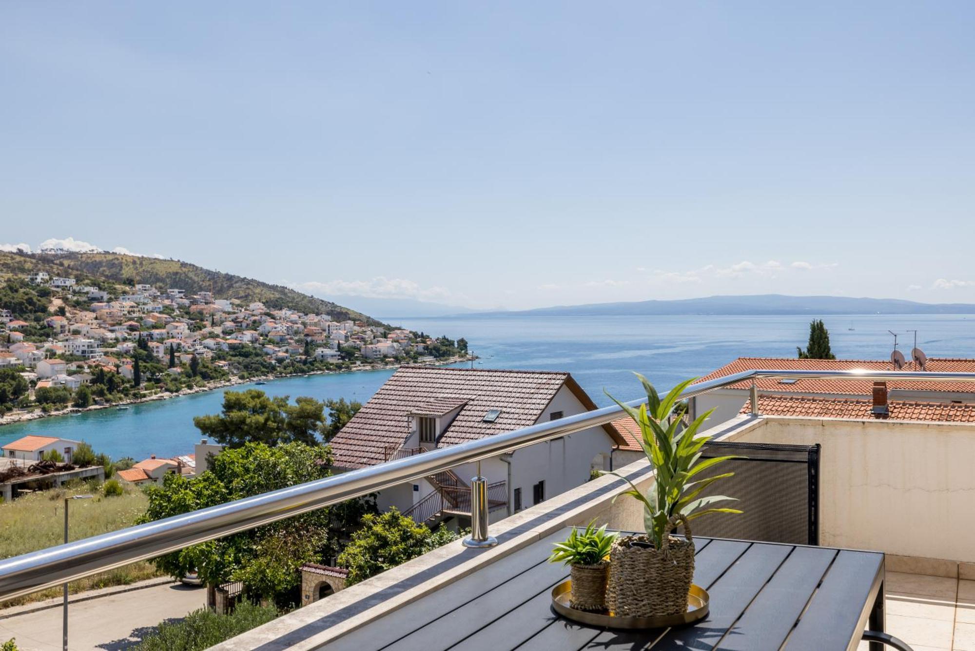 Holiday Home Krishto Trogir Exteriör bild